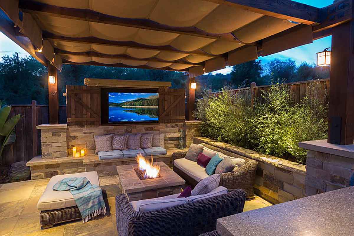 outdoor-home-theater-systems outdoor entertainment center